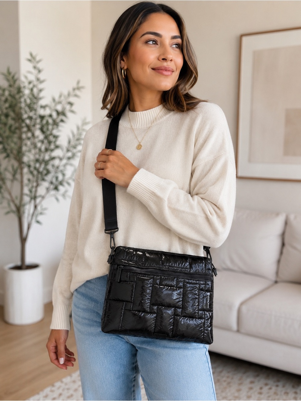 BCBGeneration Black Quilted Puffer Crossbody Bag Adjustable Strap EUC